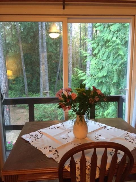 Cedar Song B&B Parksville Exteriör bild