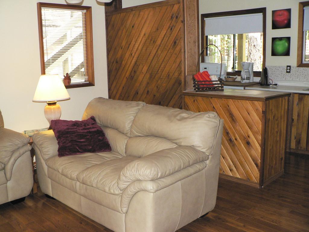 Cedar Song B&B Parksville Rum bild